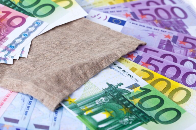 Investir 10 000 euros : que faire avec ?