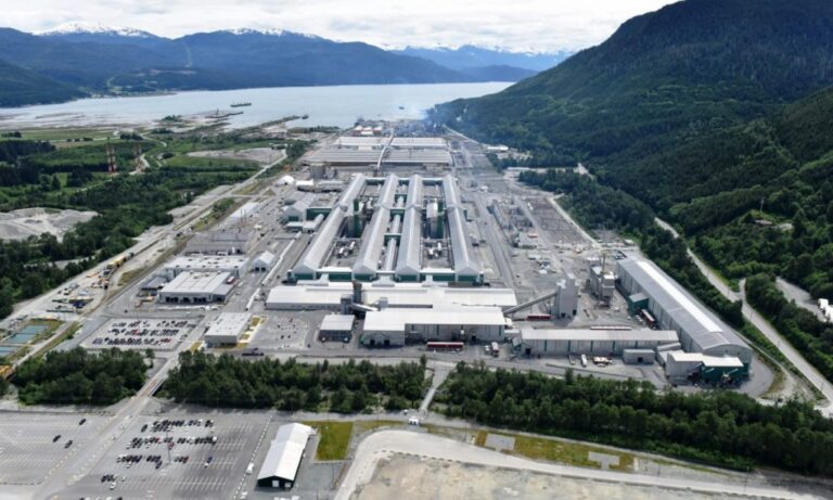 Alcoa affirme que les travailleurs soutiennent le redémarrage en 2024 d'une fonderie d'aluminium en Espagne