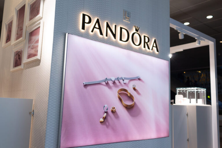 Le joaillier Pandora cible l'or recyclé