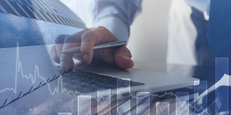 « Je perds plus de 1 100 $ chaque trimestre à cause des frais. »  Je suis dans des placements sûrs pendant ce ralentissement, mais je perds encore beaucoup d'argent à cause des honoraires des conseillers.  Que dois-je faire?
