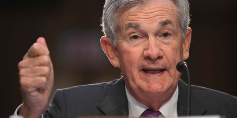 La Fed affirme que les taux d'intérêt sont sur le point d'aller "plus haut que prévu".  Voici un moyen simple d'en profiter