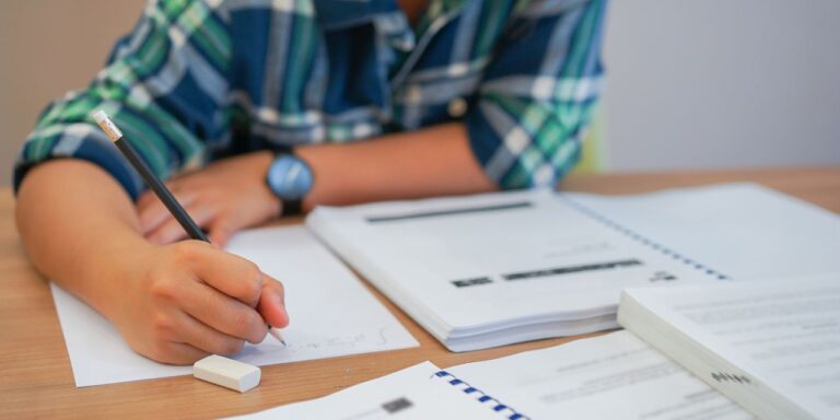 Êtes-vous financièrement plus intelligent qu'un étudiant?  Répondez à ce quiz de 10 questions