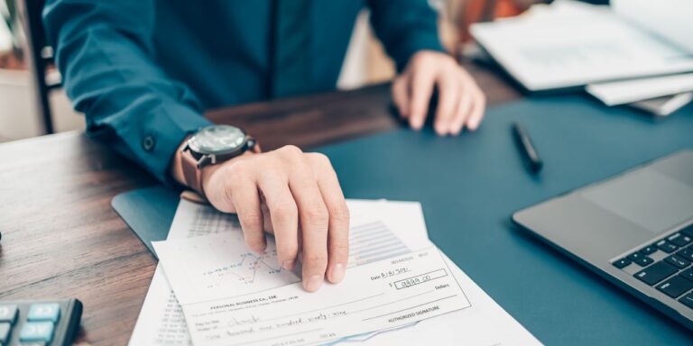 Cette banque offre maintenant 3 500 $ pour l'ouverture d'un compte.  Voici ce que vous devez savoir avant de mordre.