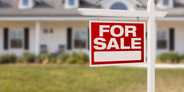 Mon conseiller financier veut que je vende ma maison et que j'investisse avec lui pour me permettre de vivre.  Devrais-je?