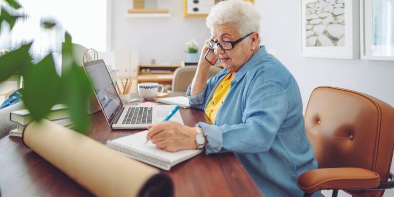J'ai 93 ans avec 250 000 $ économisés.  Jusqu'à présent, j'ai réussi "très bien".  Dois-je obtenir de l'aide maintenant?
