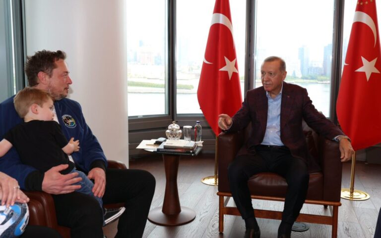 Erdogan demande à Musk de construire une usine Tesla en Turquie