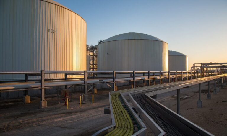 Trafigura obtient 500 millions de dollars pour acheter des produits saoudiens non bruts