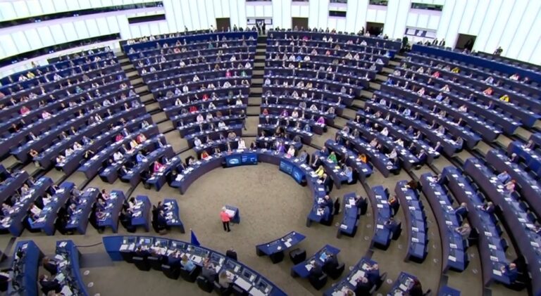 L’IRA, l’EGD et maintenant l’UE s’attaquent aux véhicules électriques chinois – les gouvernements inondent le secteur minier d’argent