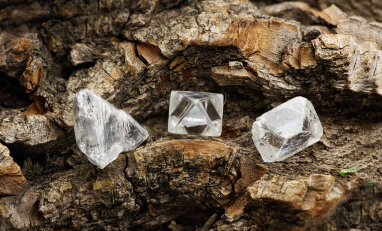 Le G7 envisage d'interdire les diamants russes pour ternir encore davantage l'éclat de l'industrie