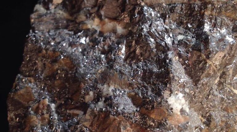 Lead ore