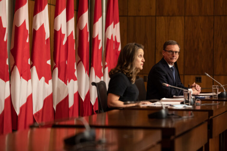Le Canada examinera « attentivement » l'accord avec Glencore pour le charbon de Teck