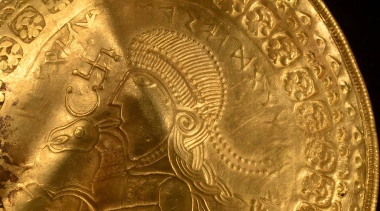 Object from the gold treasure from Vindelev, which spent some time at DTU in an attempt to better understand its origin and importance.