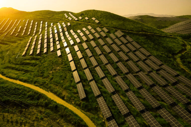 La baisse des coûts de production solaire donne à la Chine un « énorme » avantage sur ses concurrents – rapport