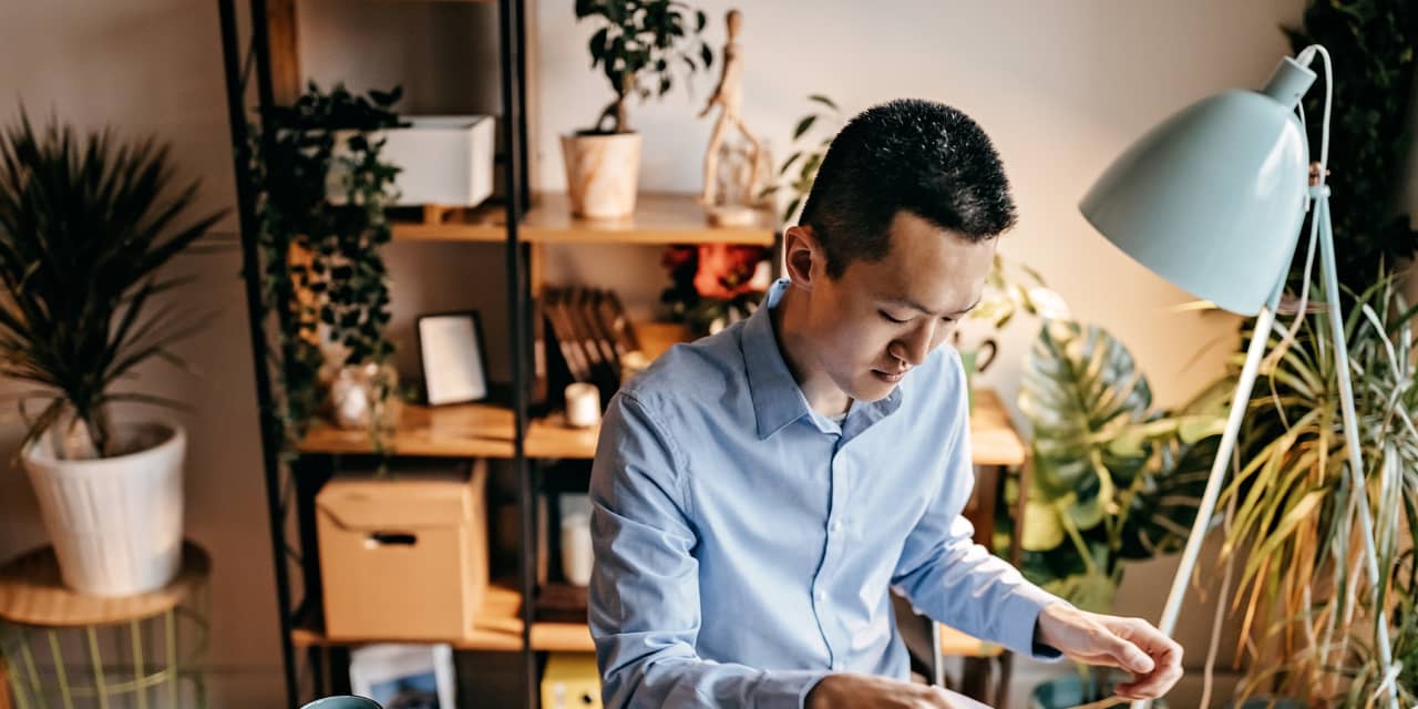 Mon conseiller financier facture des frais de conseil, de gestion et de plateforme – et les frais totaux sont de 1,15 %.  Est-ce même normal ?