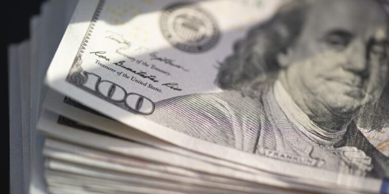Ces 3 banques offrent jusqu'à 5 000 $ pour l'ouverture d'un compte, plus 6 autres des plus gros bonus d'inscription de janvier 2024.