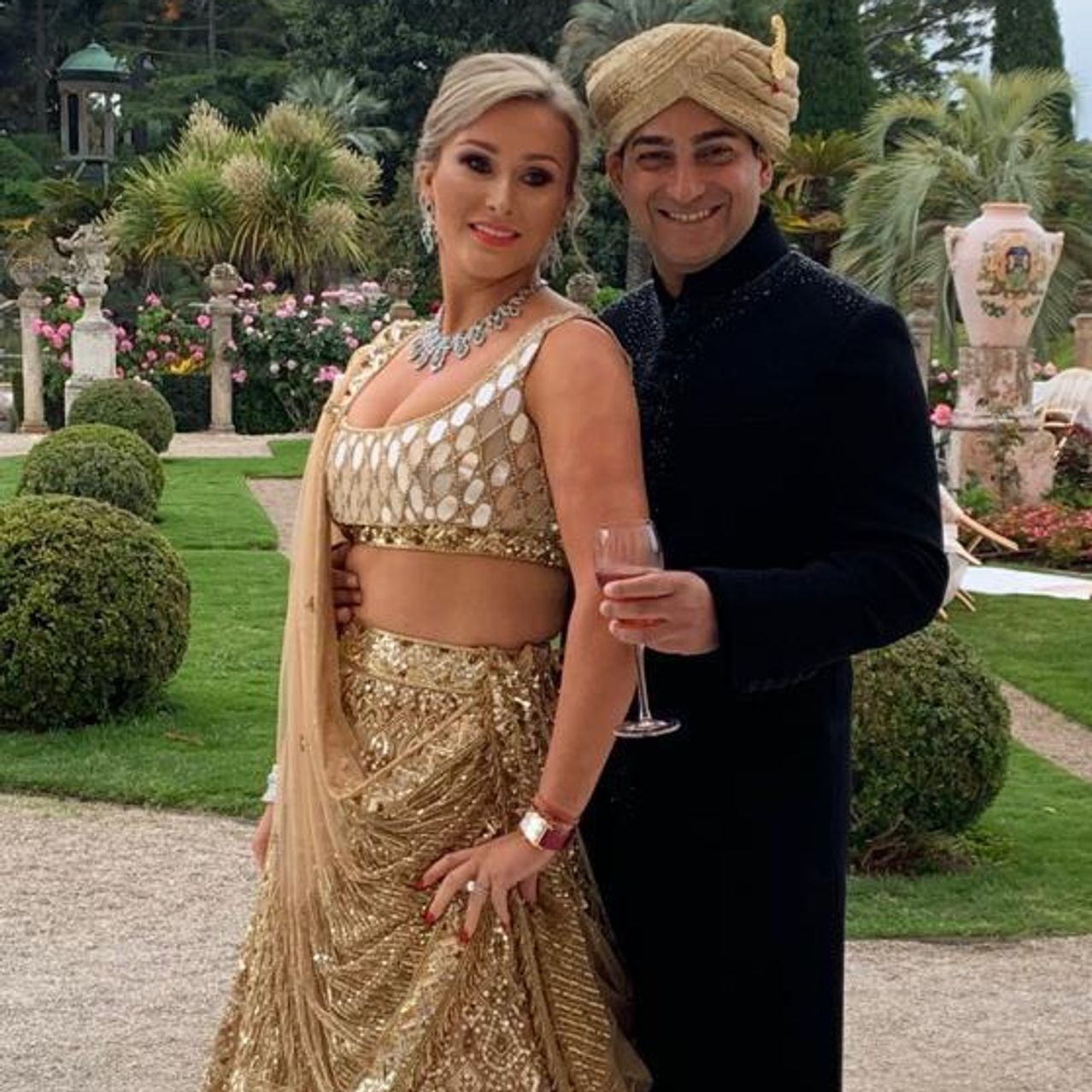 Vickram Mirchandani, photographié ici avec sa femme, s'est retrouvé propriétaire accidentel à Londres. PHOTO : VICKRAM MIRCHANDANI Vickram Mirchandani, photographié ici avec sa femme, s'est retrouvé propriétaire accidentel à Londres. PHOTO : VICKRAM MIRCHANDANI