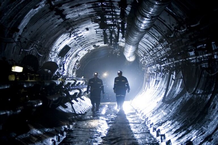 Goldman et les hedge funds intensifient leurs activités dans le secteur de l'uranium physique alors que les prix grimpent