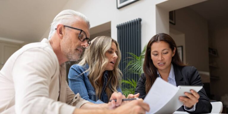 Je gagnerai 113 000 $ par an à la retraite, mais je gagnerai maintenant 200 000 $.  Qui peut m’aider à combler le fossé ?