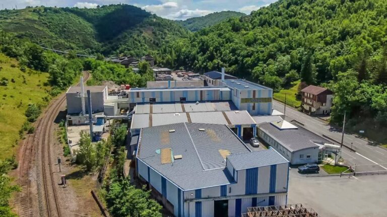 Une usine de recyclage française en feu abritant 900 tonnes de batteries au lithium