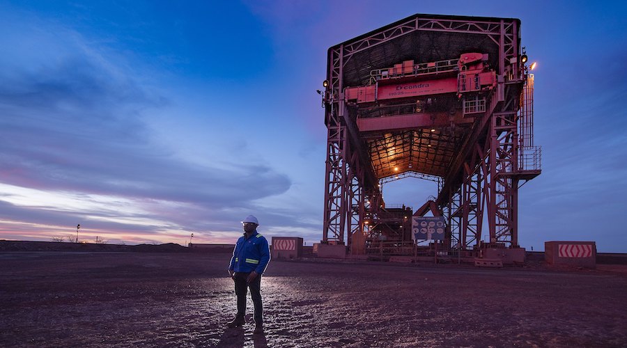 Les actions d'Anglo American chutent après des réductions de production