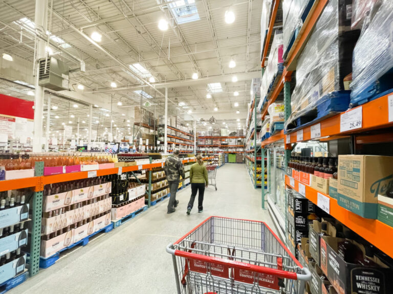 Costco vend jusqu'à 200 millions de dollars de lingots d'or et de pièces d'argent chaque mois