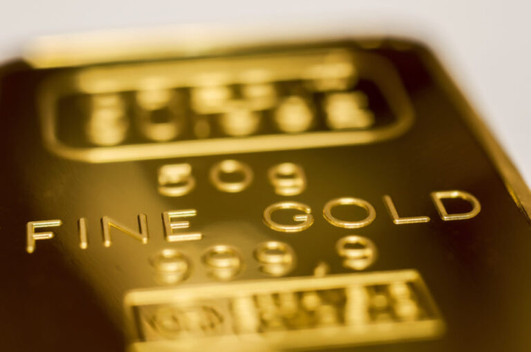 Le prix de l’or atteint un nouveau sommet alors que les tensions au Moyen-Orient stimulent la demande de valeurs refuges