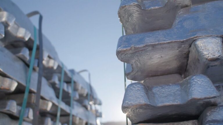 Le LME prévoit que les producteurs d'aluminium soumettent des données sur leurs émissions de carbone d'ici 2025