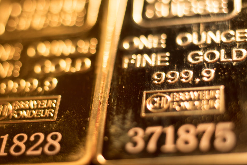 Le prix de l'or atteint 2 450 $ en raison de l'optimisme en matière de baisse des taux et des risques géopolitiques
