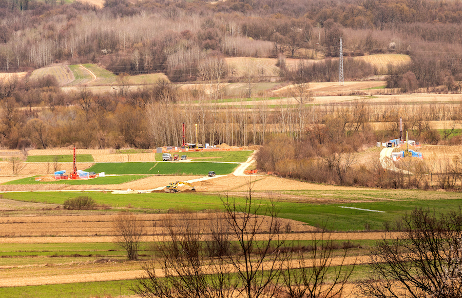 Les agriculteurs serbes promettent de s'opposer