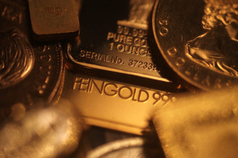 Le prix de l'or dépasse les 2 470 dollars, un nouveau record historique