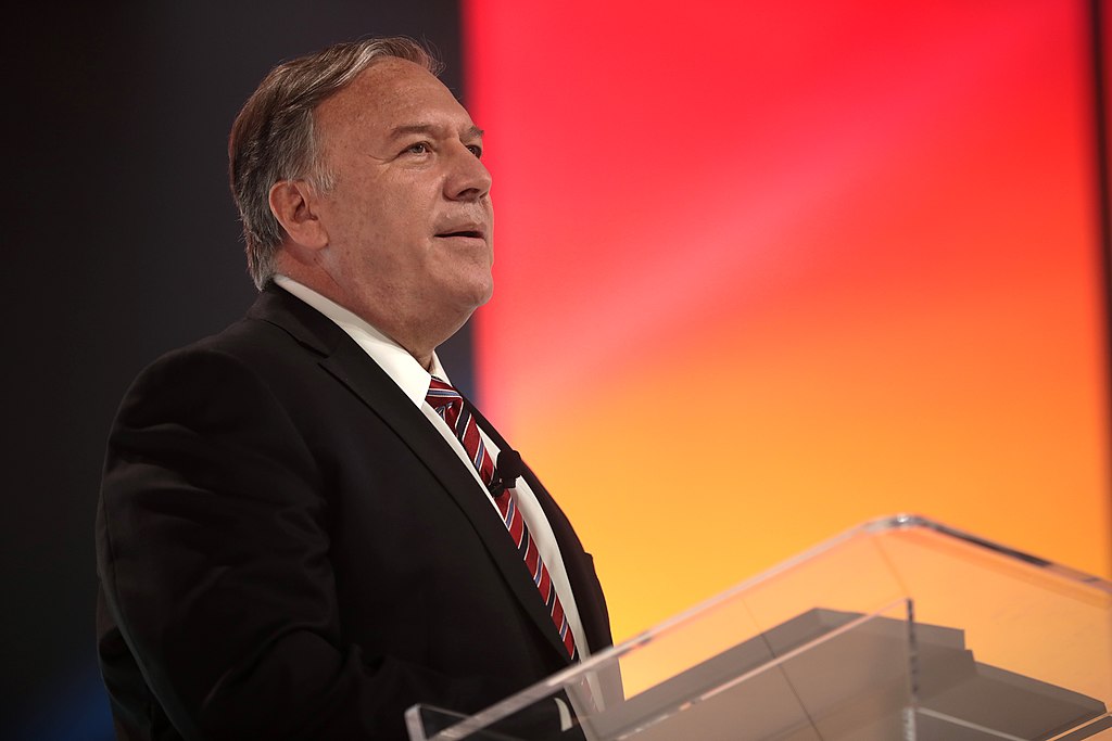 Nippon Steel engage Mike Pompeo pour le conseiller sur l'accord avec US Steel