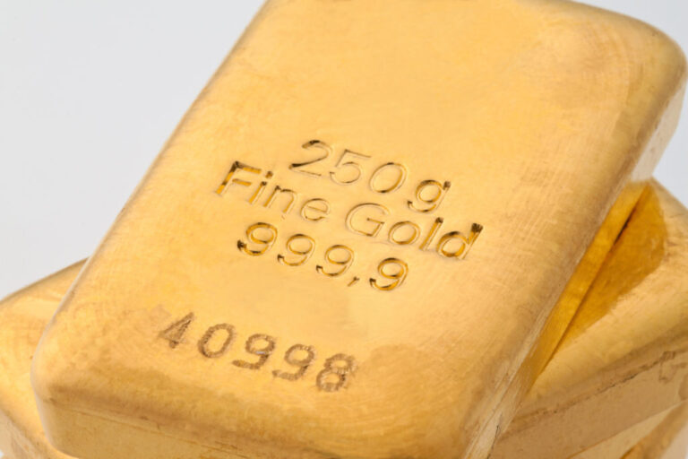 Le prix de l'or chute de plus de 1% alors que le krach boursier se propage