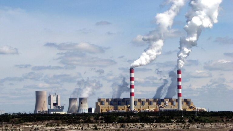 Les travailleurs de la centrale électrique la plus sale d’Europe se méfient de la vie après le charbon
