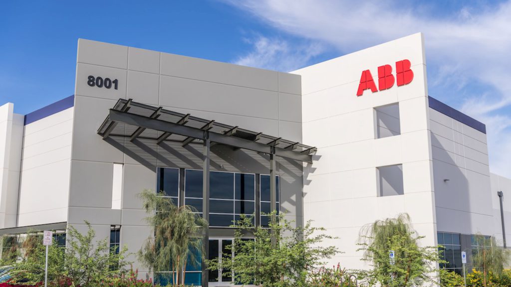 ABB dispose d'au moins 1 milliard de dollars à dépenser en fusions et acquisitions, selon le directeur financier