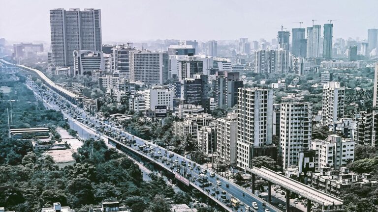 « Fuite des cerveaux » à Mumbai en raison de la hausse constante des prix de l'immobilier ; les gens gagnent 4,49 lakh ₹ pour payer 5,18 lakh ₹ pour le loyer