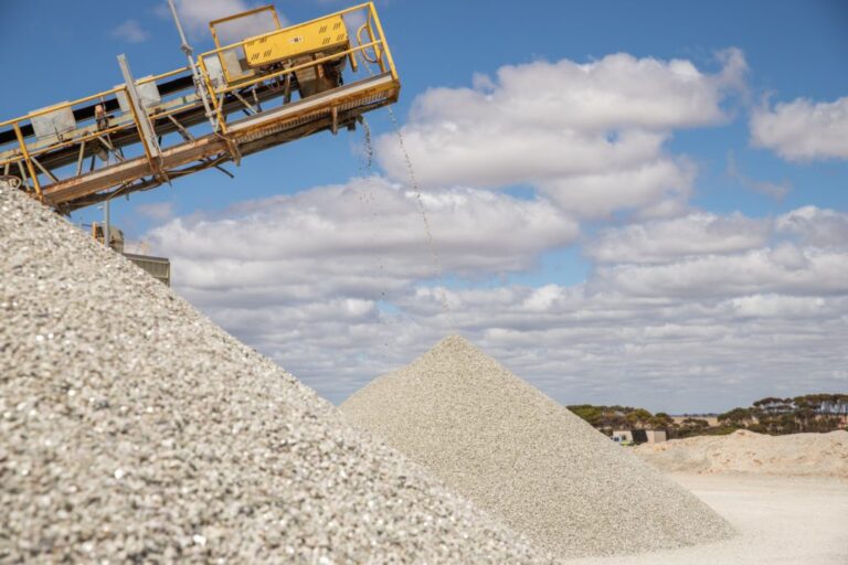 Rio Tinto en pourparlers pour acheter la société minière de lithium Arcadium, selon des sources