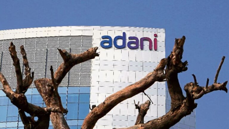 Adani va investir 2 milliards de dollars pour créer un centre de congrès international et s'attaque à Jio World