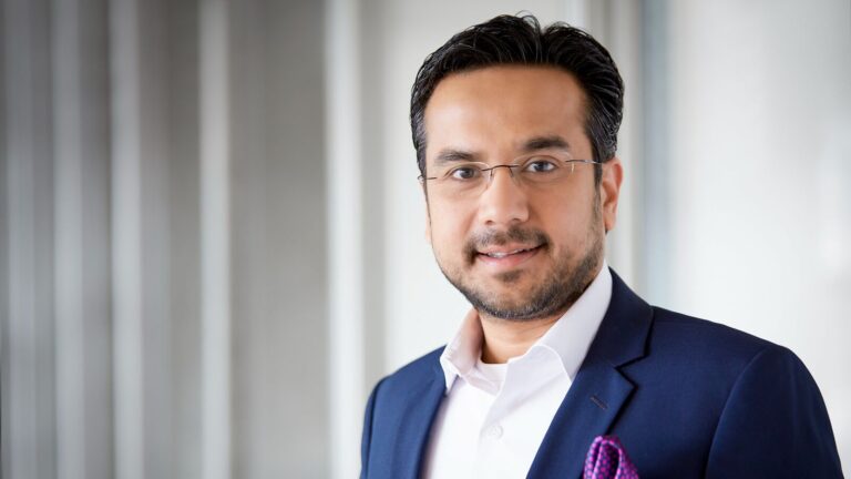 Macrotech va développer seule son activité d'infrastructure numérique et donne la possibilité aux investisseurs de sortir