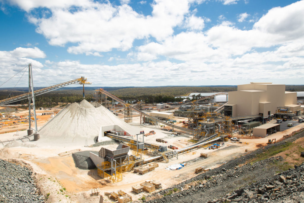 Le marché du lithium pourrait connaître une légère reprise en 2025, selon Adams Intelligence