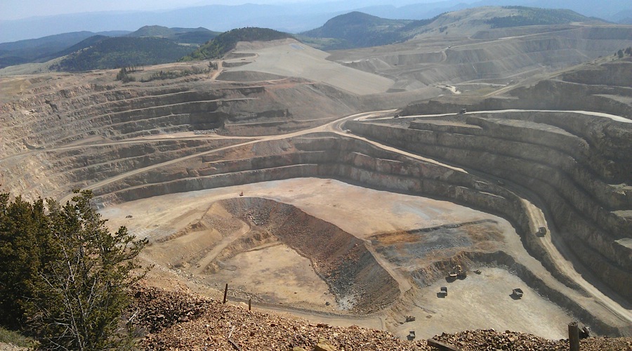 AngloGold Ashanti digs itself out of debt