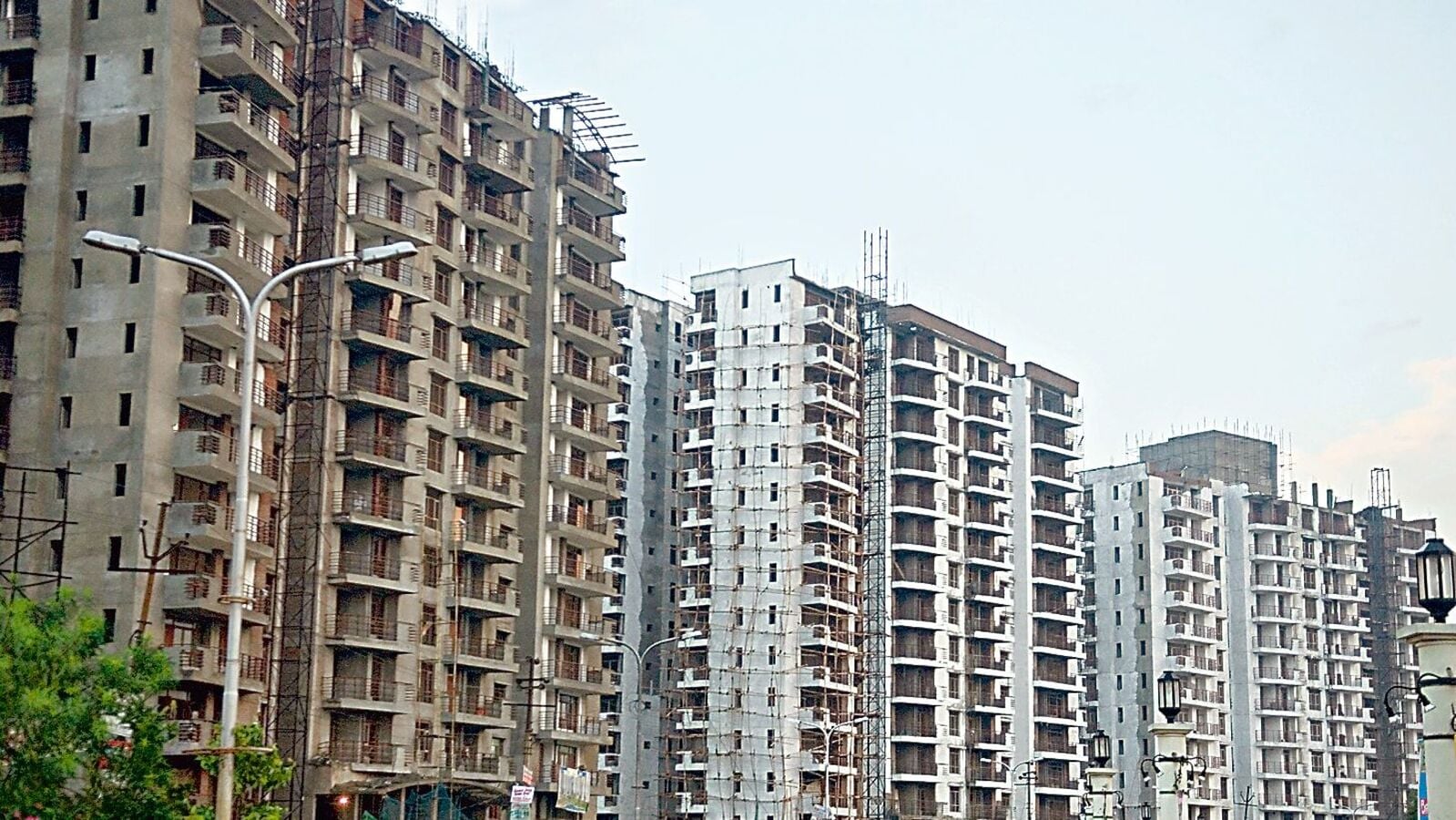 Pour les acheteurs de maison en difficulté, une couche de protection supplémentaire contre les retards, les frais cachés et les constructions de qualité inférieure.