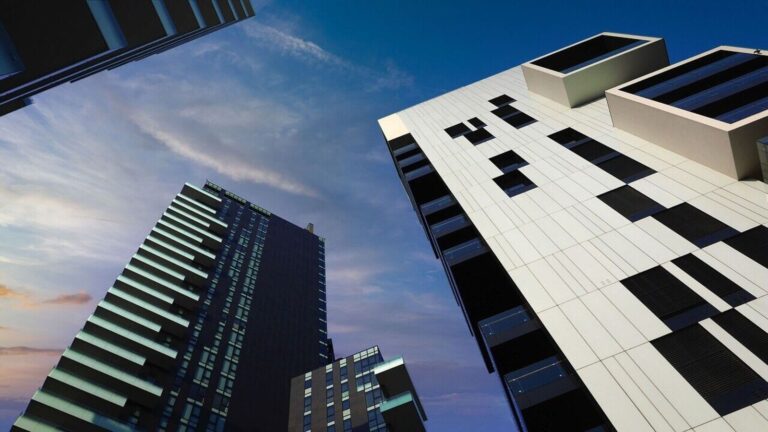 Dans Bear Grip: Nifty Realty Tanks 26% du pic, tourne le secteur le plus performant en 2025 YTD