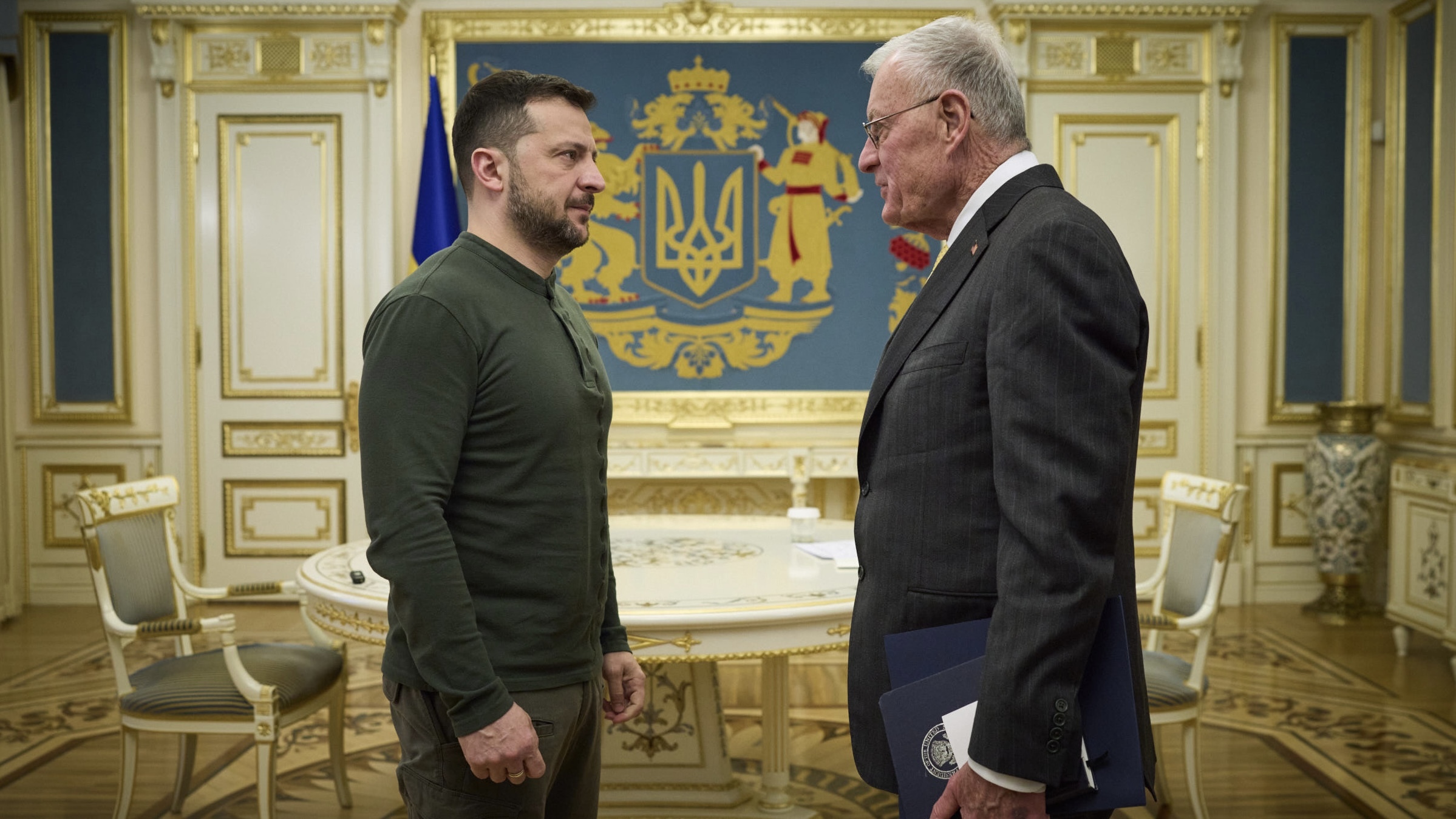 Ukraine, les États-Unis en train de reprendre des parties de minéraux Pacte