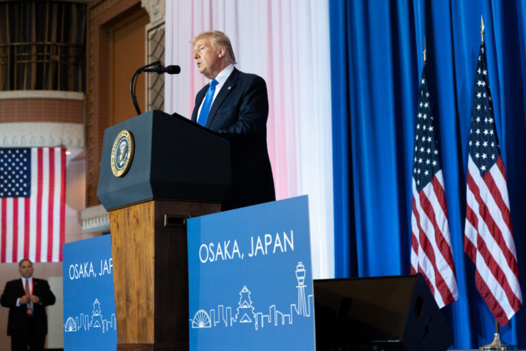 Trump rencontre un PDG de l'US Steel pour discuter de son lien de longue date avec le Japon