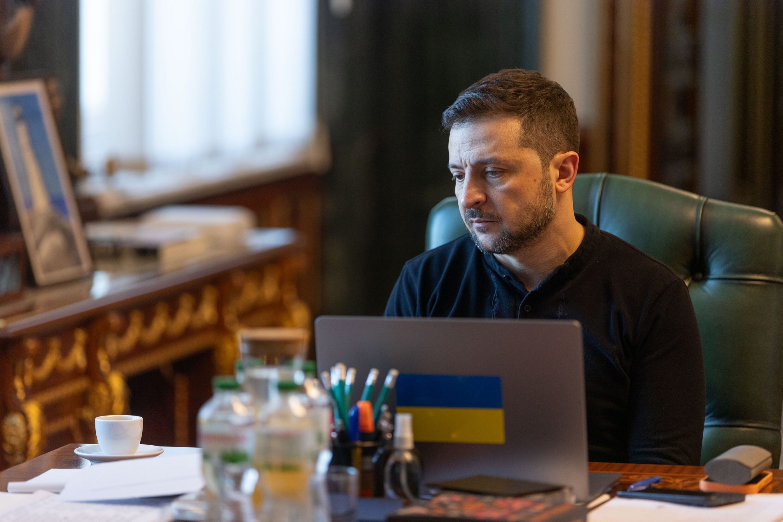 L'Ukraine réorganise le secteur des minéraux, les yeux des milliards d'investissement de l'accord américain