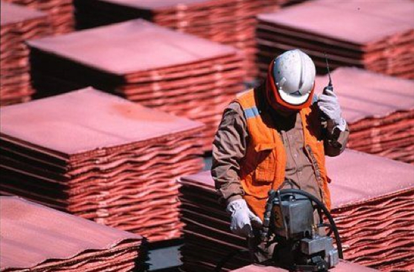 Indonésie pour délivrer à Freeport Indonésie un permis de six mois pour exporter le concentré de cuivre