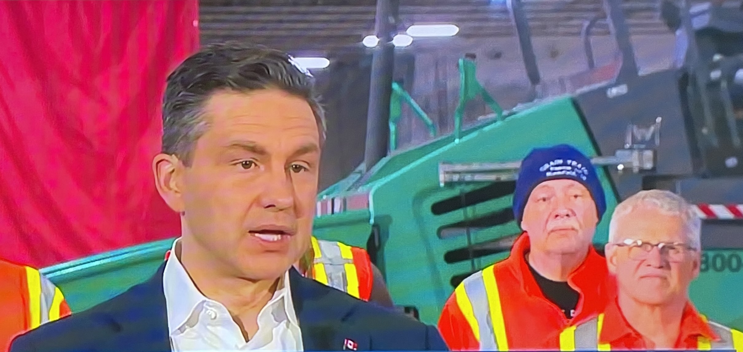 Poilievre jure un anneau de feu de 6 mois ok
