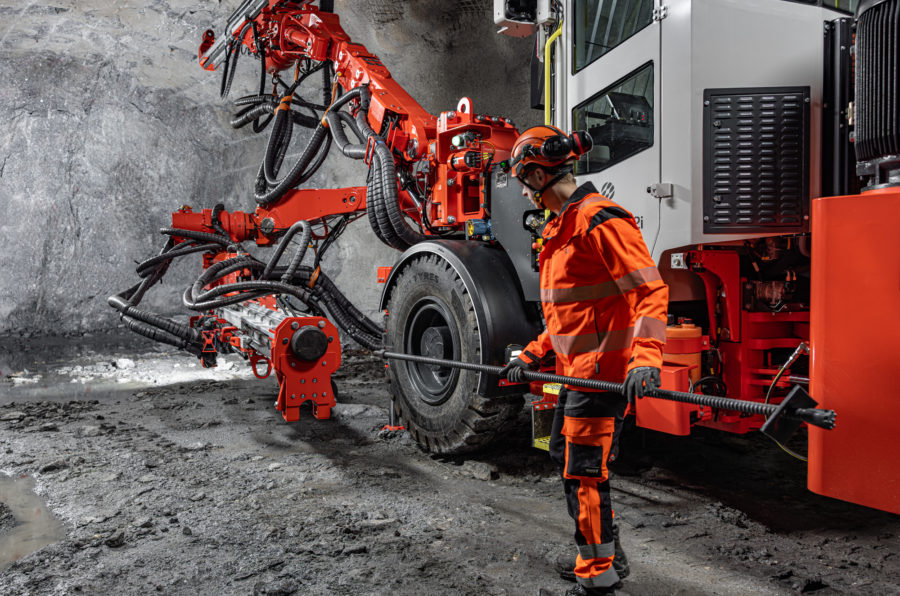 Sandvik améliore la sécurité des boulons souterrains avec un nouveau système de résine pompable