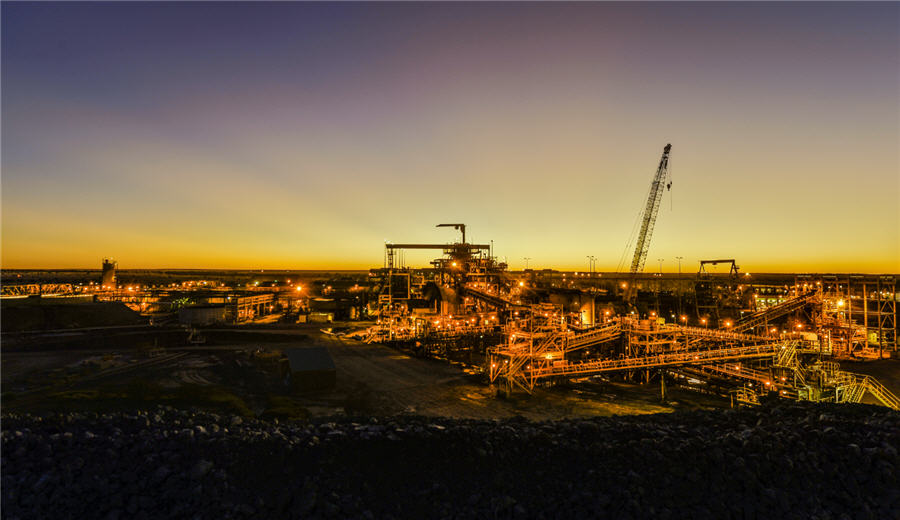 South32 postes de production de manganèse au troisième trimestre inférieur