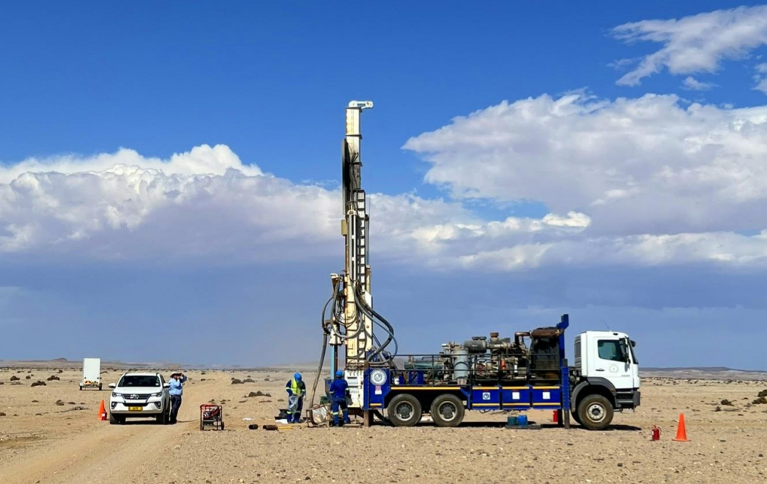 La décision des retards du jaune profond sur le projet d'uranium de la Namibia